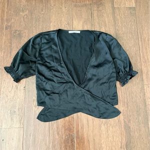 ❤️4 for $28 abercrombie silk puff sleeve tie top